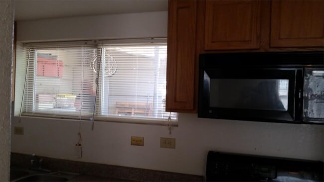 Photo - 3213 Center St NE