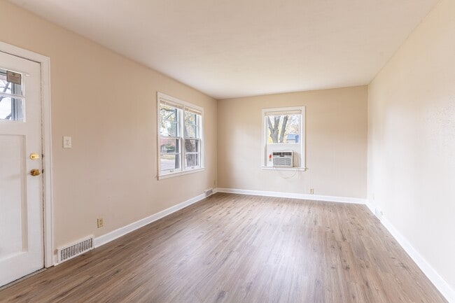 Photo - 2123 Lawndale Ave