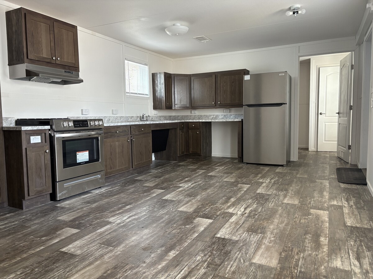 Photo - 905 McFadden St