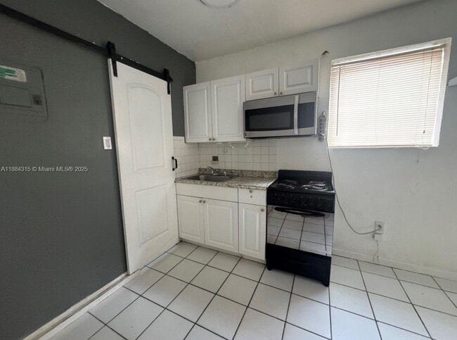 Photo - 1779 SW 5th St