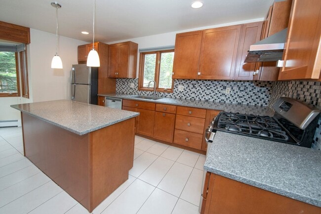 4141 Raspberry Rd
