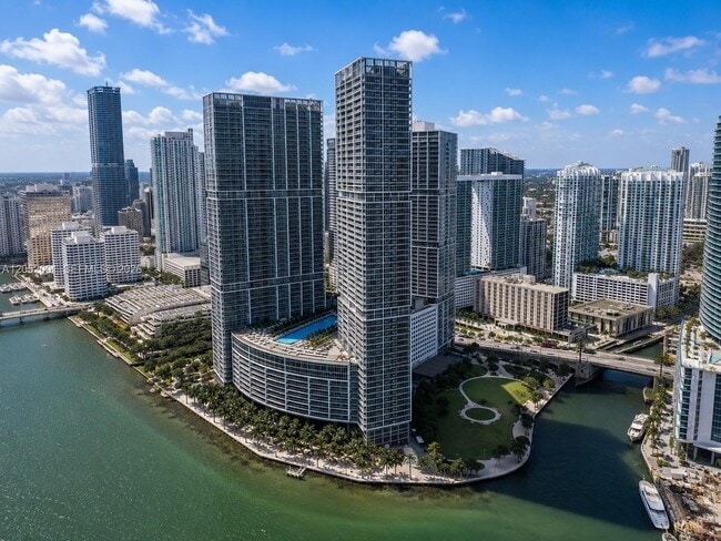 Building Photo - 475 Brickell Ave Unit 3207