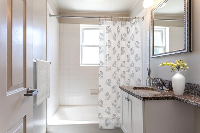 Photo - 173 Salmon Brook Dr Unit 70-173C