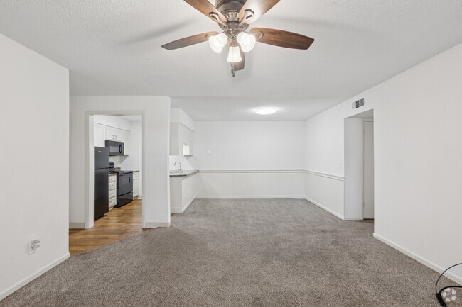 3BR, 2BA - 1,100SF - Living Room