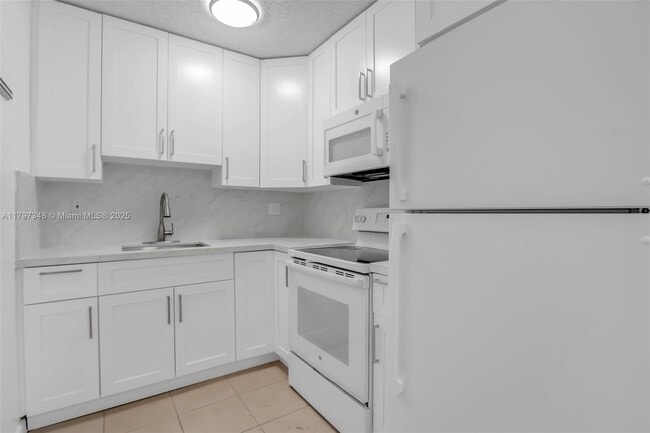 Photo - 4590 SW 67th Ave Unidad 19