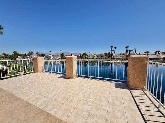 Building Photo - LAKEFRONT with Private Dock - 2 STORY SPAC... Rental