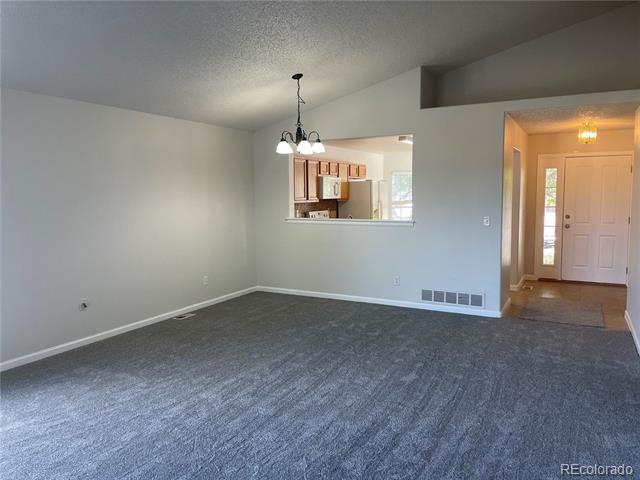 Photo - 5241 Helena St