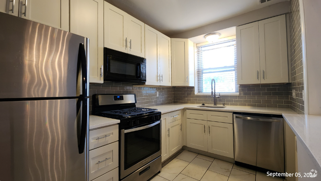 Building Photo - 6202 Nottingham Ave Unit 2A Rental