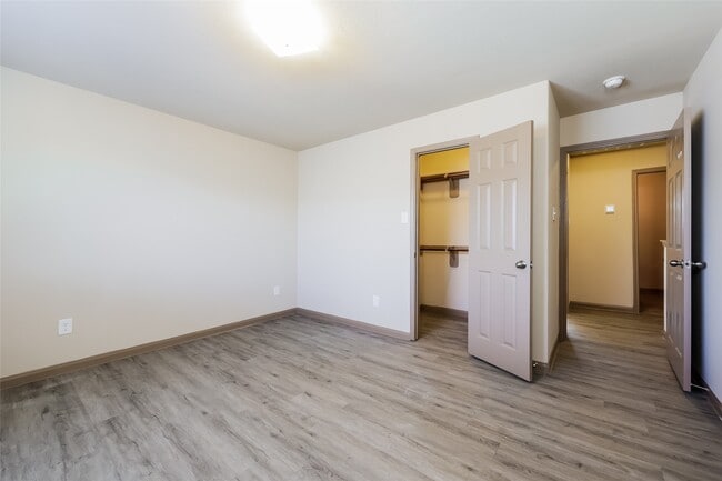 2434 Connors Path Ct