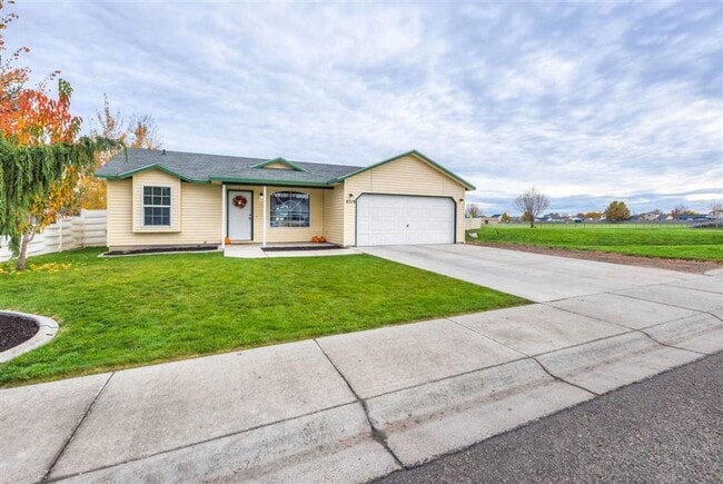 Photo - Introducing a charming single level 3 bedroom, 2 bath home for rent in Caldwell, ID.