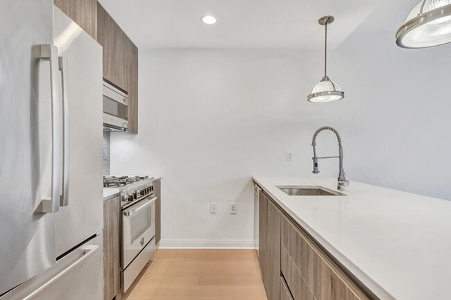 Photo - 160 1st St Unit 910