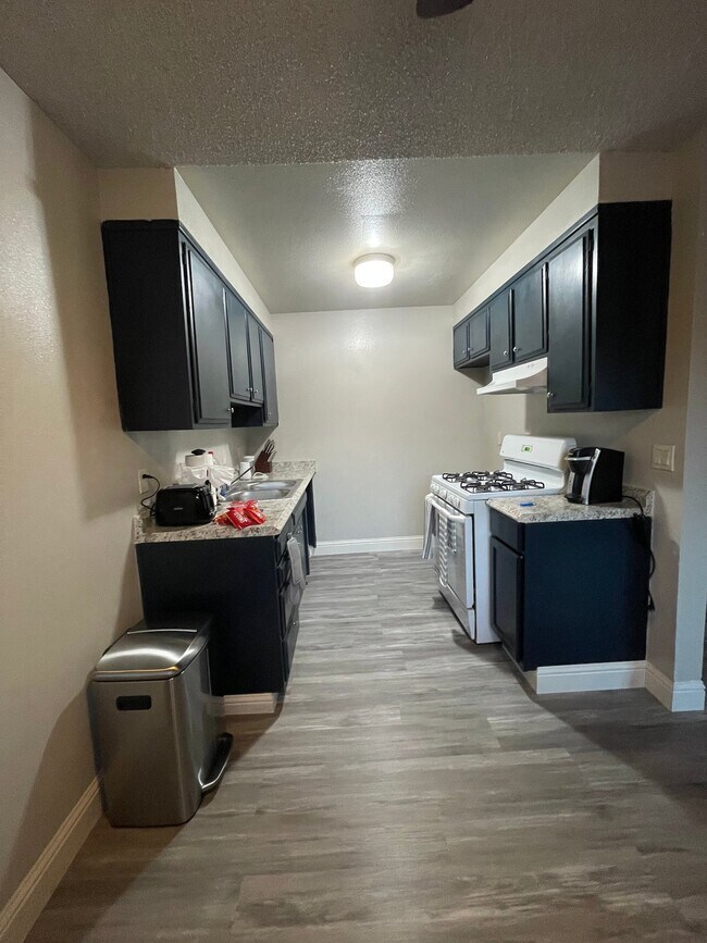 Photo - 919 Bell St Unidad A