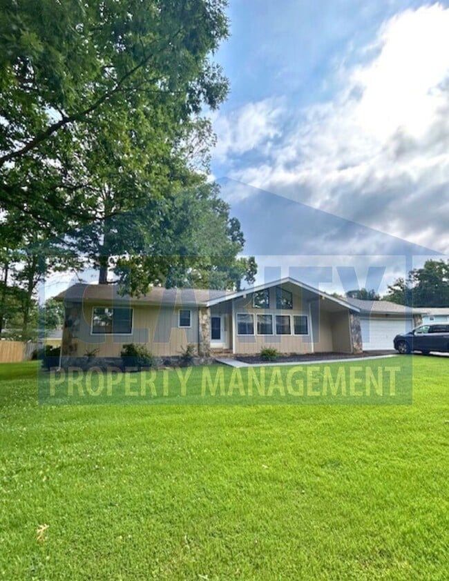 Great one level home with double garage! - Great one level home with double garage!