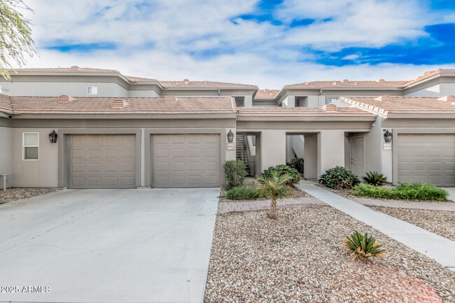 Photo - 7401 W Arrowhead Clubhouse Dr Unidad 2062