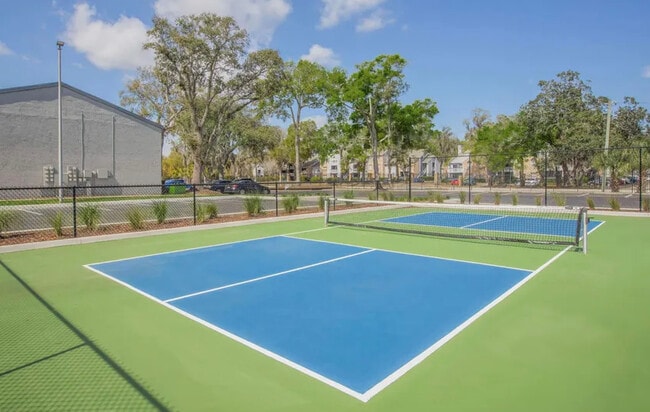 Photo - Oaks on Monument