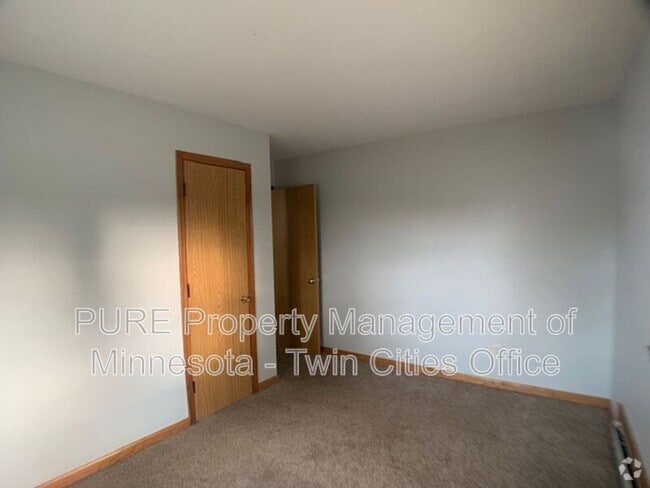 Building Photo - 6821 Cedar Ave S Unit 2 Rental