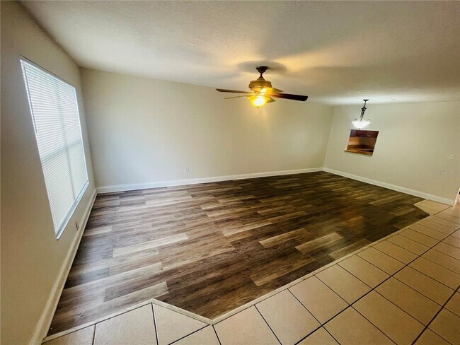 Photo - 1602 BENDING BROOK Way Unidad 27