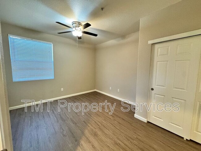 Photo - 5201 Laguna Oaks Dr