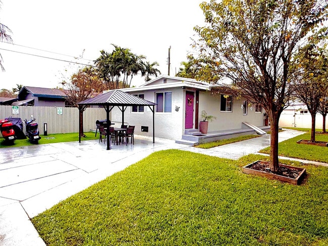 Photo - 720 NE 7th St Unit 9