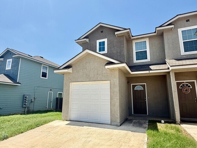 Photo - Experience Refined Living in This Elegant Selma/Live Oak Townhome