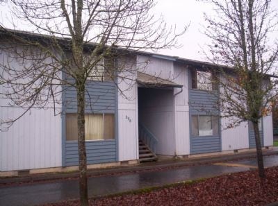 Building Photo - Large 2-bedrooms in 4-plex with laundry ro... Rental