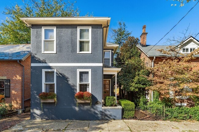 Photo - 745 Mohawk St