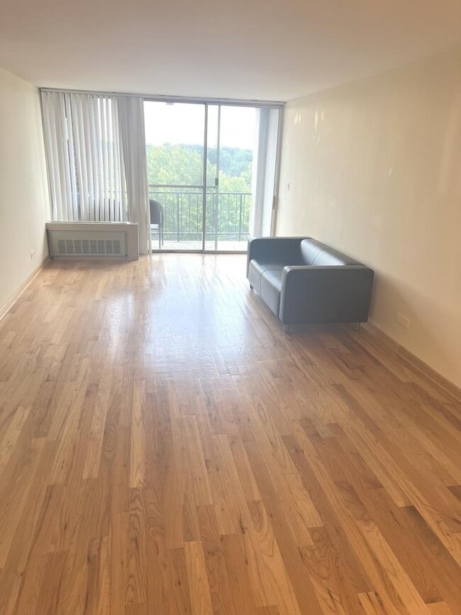 Photo - 1043 S York Rd Unit 606