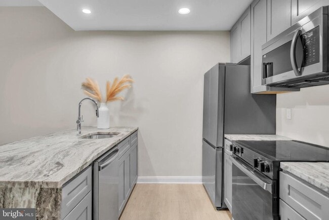 Building Photo - 1801 Market St Unit 2209