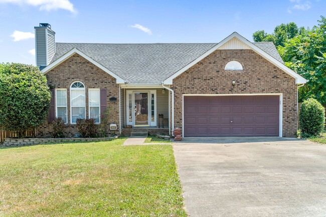 Photo - 1435 Amy Ave