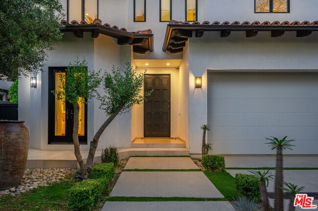 Photo - 846 N Orange Grove Ave