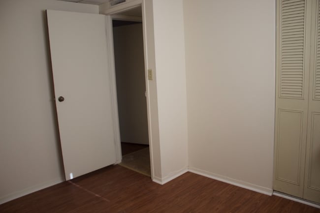 Photo - 209 E 11th St