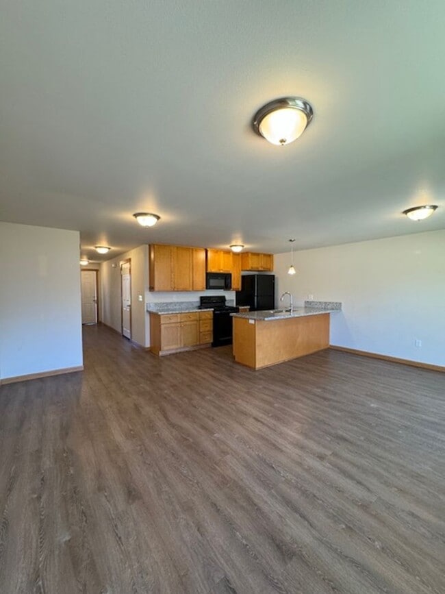 Photo - 2 Bedroom Townhouse with a fenced backyard!