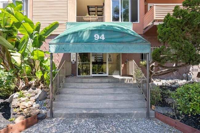 94 Bayo Vista Ave Unidad 204