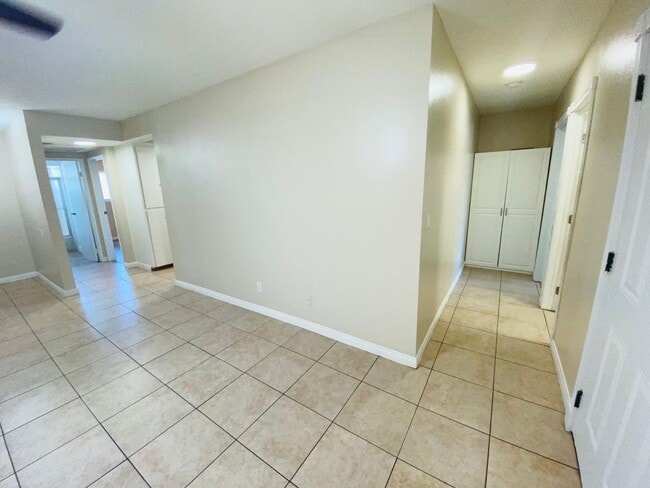 Photo - 1168 E Lexington Ave