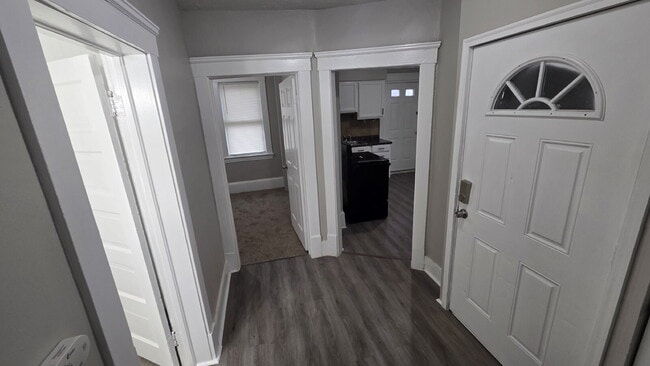 Photo - "Two story 3-Bedroom Upper Duplex on Denison Ave" Unidad 2