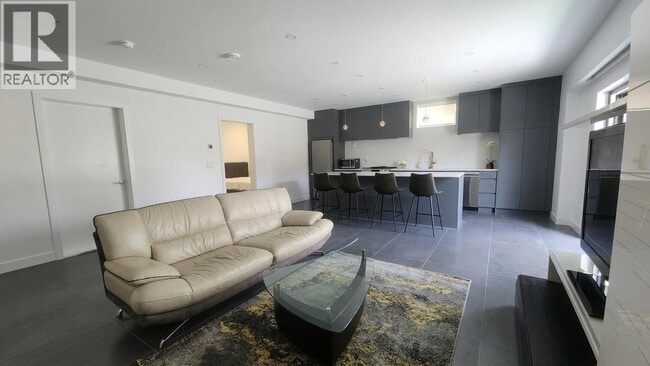 Photo - 3550 Quesnel Dr