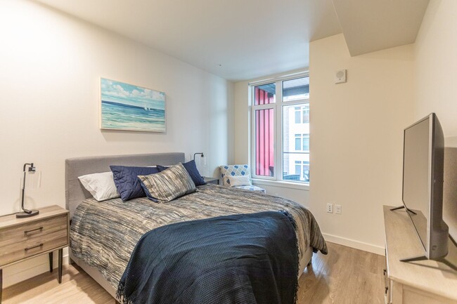 Photo - Rediviva at the Vancouver Waterfront!