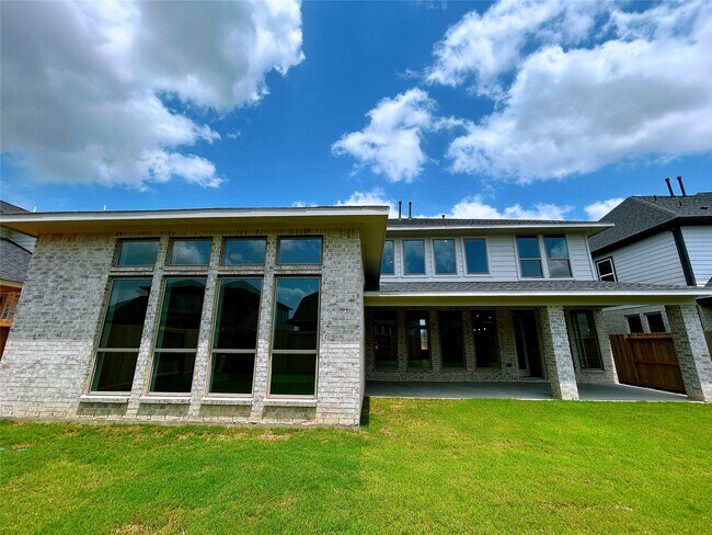 Photo - 5406 Holly Holw Ln