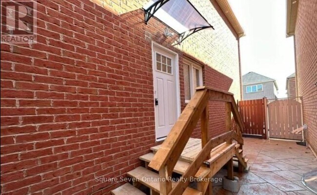 Photo - 16 Napoleon Cres