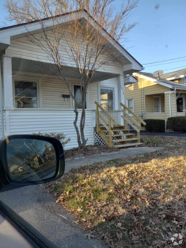 Building Photo - 1410 Meadowbrook Ave SE Rental