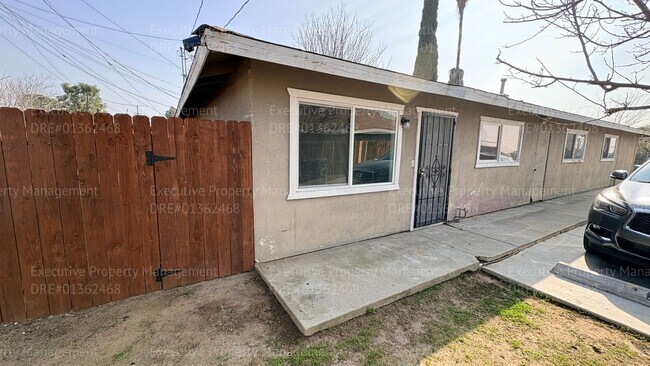 Photo - 3306 Gardenia Ave Unit B