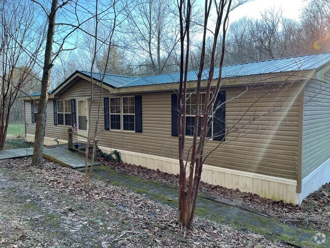 Building Photo - Country Living Rental