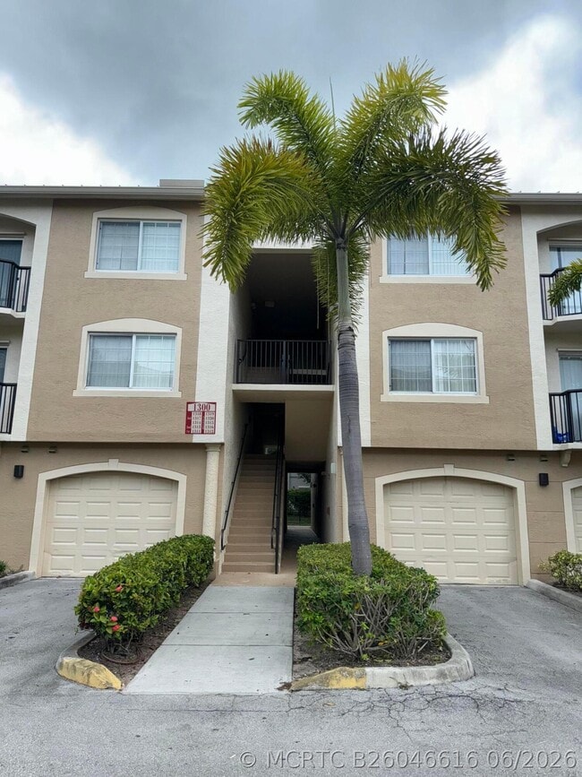 Building Photo - 1300 Crestwood Ct S Unit 1309