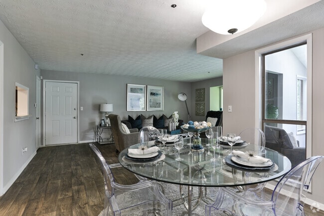 2BR, 2BA - 1,309 SF