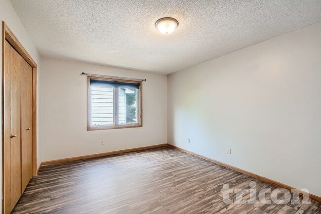 Photo - 5077 Credit River Dr