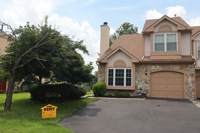 Photo - 14 Redwood Ln Townhome