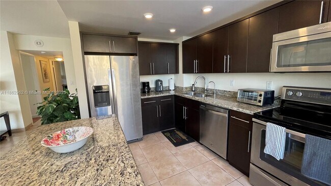 Photo - 780 NE 69th St Unidad 601