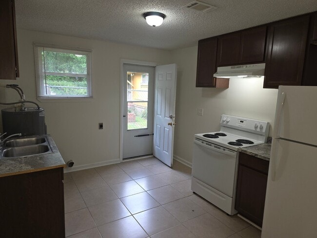 847 Northern St Unit B