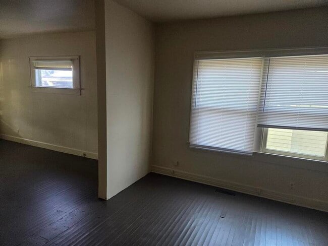 Photo - 927 Dequincy St