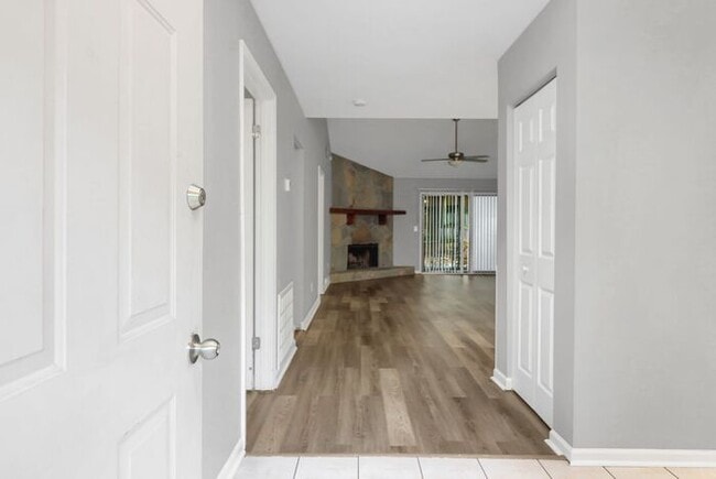 Photo - 259 Heathersett Dr SW